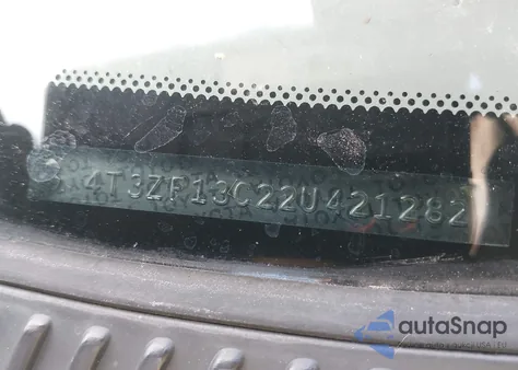 2002 Toyota Sienna Le z USA, uszkodzony, nr VIN 4T3ZF13C22U421282